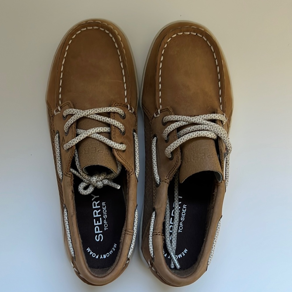 Boys Sperry size 2.5 top sider shoes